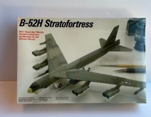 B-52H Stratofortress Testors | No. 615 | 1:200