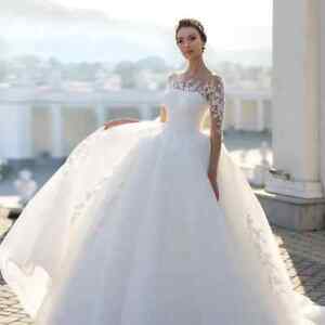 Elegant A Line Wedding Dresses Round Neck Long Sleeves Lace Applique Bridal Gown