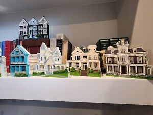 Shelia's collectibles houses lot 14