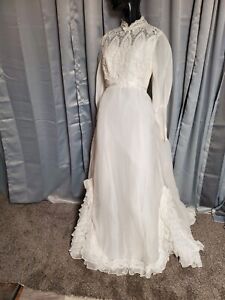 XS-S VTG prairie Wedding dress Bridal gown 70s Southern belle ruffles lace ILGWU