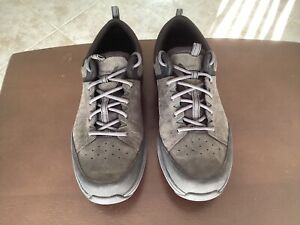 Dunham Men’s Waterproof Leather Walking/Hiking Shoes Size 9.5 Wide —Outstanding!