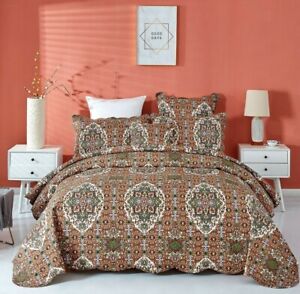 DaDa Bedding Earthy Moroccan Rustic Ogee Cross Scalloped Quilted Bedspread Set