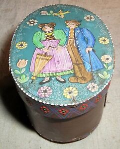 VINTAGE HAND-PAINTED OVAL WOODEN TRINKET BOX MADE IN WESTERN GERMANY COUPLE TOP