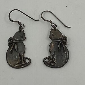 Vintage Estate Sterling Silver Drop Dangle Pierced Earrings Sitting Cats 1”