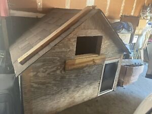 huge Dog House Can Put Air conditioner! Extremely Huge! Local Pick Up Only