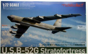 MOC72212 1:72 Modelcollect USAF B-52G Stratofortress with AGM-86 Cruise Missiles