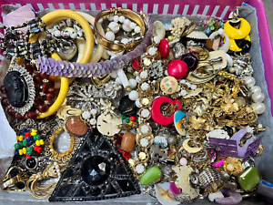 Jewelry Lot Damaged Craft 3 Lb Brooch Junk Vintage  Bulk Costume Parts Trifari