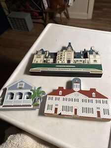 Shelia’s Collectibles Wooden Shelf Sitters Lot of 3 Houses Buildings
