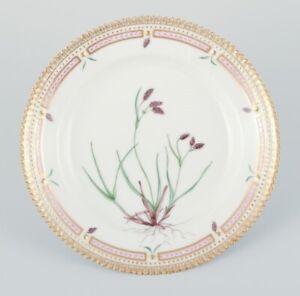 Royal Copenhagen Flora Danica plate in porcelain.