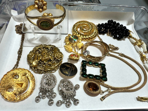 Vintage Jewelry Lot 13 Pieces Mesh Sarah Cov Trifari Monet Jewelrama Mix