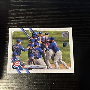 2021 Topps Series 2 Chicago Cubs Team Card #529