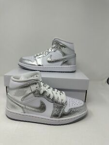 Nike Women's Air Jordan 1 Mid SE Shoes Metallic Silver White FN5031-100 NEW