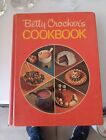 BETTY CROCKER'S COOKBOOK - 1972 HARDCOVER Red Pie Cover