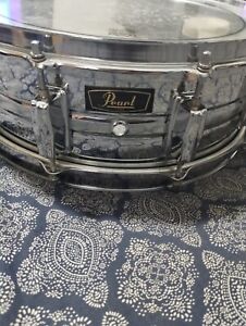 Pearl Vintage snare drum