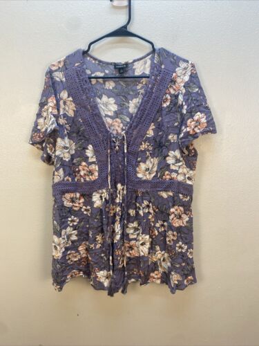 Torrid blue floral lace up front babydoll blouse with crochet detail Size 2X