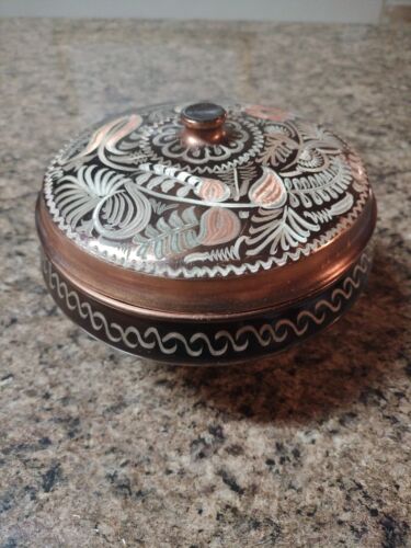 New ListingVintage Cloisonne Etched Copper Lidded Dish Footed Trinket Box Dish Bowl