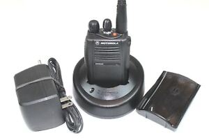 Motorola EX500 VHF 5 Watt 16 Channels 136-174 Mhz HAM AAH38KDC9AA3