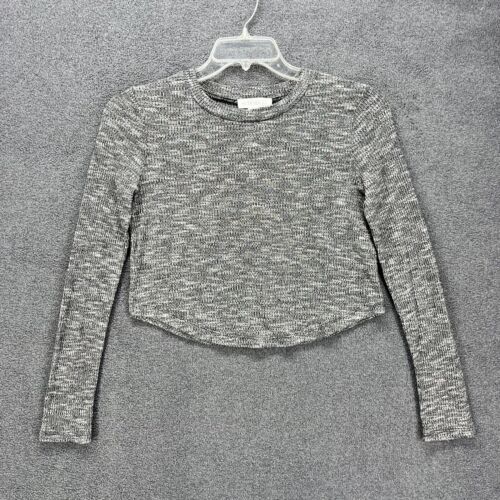 Forever 21 Top Women Medium Gray Long Sleeve Cropped round neck sweater