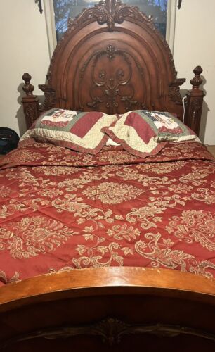 Nobility King Size Comforter. Red and Gold. Beautiful Vintage Royal