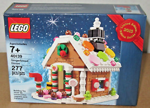 Lego SEASONAL 40139 ~ GINGERBREAD HOUSE ~ Retired NISB Christmas Candy Cane