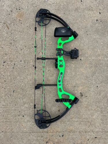 Bear Archery Cruzer Lite Compound Bow - Green - Right-Handed - Used TWICE