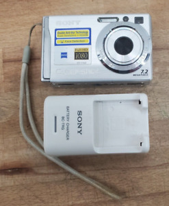 Sony Cybershot DSC-W80 Digital Camera 7.2MP Silver W/ Battery & Charger