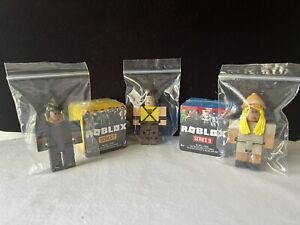 Roblox Series 7 & 9 (RARE) Includes 3 Figures ( Used).