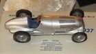 S027 CMC 1937 Mercedes-Benz W125 Race Car 1:18 Silver