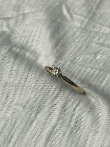 14K SOLID GOLD DIAMOND SOLITAIRE RING! Approx Size 8 Engagement Scrap/Wear