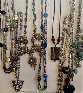 9 Necklaces w/ Pendants Jewelry Lot Silver Gold Tone Vintage Now Variety Styles