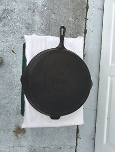 Griswold Cast Iron #14 Skillet 15 1/4 Inch Block Logo 718 A CRACKED