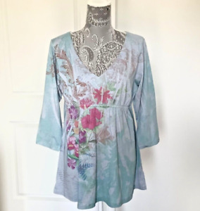 YUKIKO Tunic Top, 3/4 Sleeves w/elastic in front, V neck, Size L, NWOT
