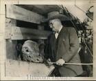 1955 Press Photo Horse trader Oscar Whilden in New Orleans with bull to be sold