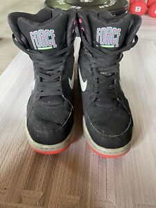 Size 9 - Nike Air Command Force Spurs