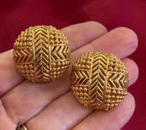 CINER Clip-on Earrings Textured Dome Statement Runway Glossy Gold Tone Vintage