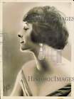 1924 Press Photo Parisian dancer Leonora wearing Shah of Persia's earrings
