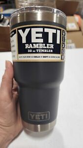 YETI Rambler 30oz Tumbler w/MagSlider Lid Charcoal Scratched & Scuffed OLD COLOR