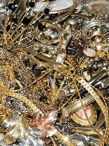 #2052, RETRO ESTATE & NEW, GOLD PLATED & SILVER PLATED JEWELRY LOT,