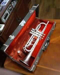 Vintage King Musical Trumpet 600 USA Nickel/Brass With Case and mouth piece