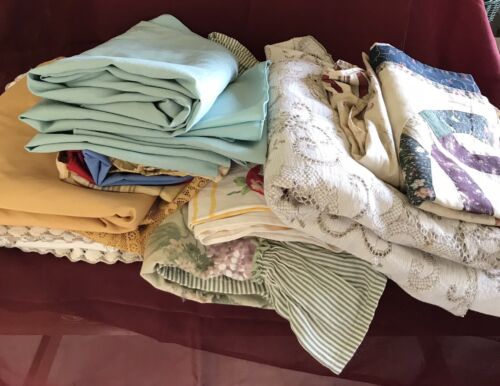 Lot of Vintage Table Cloths- Napkins-Table Runners- 23 Pieces Total- Very Clean