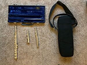 Gemeinhardt Flute 2SP, Silver Plated, Excellent Condition. Both cases included!