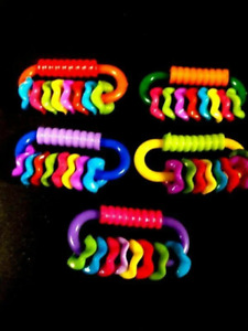 Set of 5- 1-3/4'' Plastic link with wiggles Bird Toys - Foot Toys