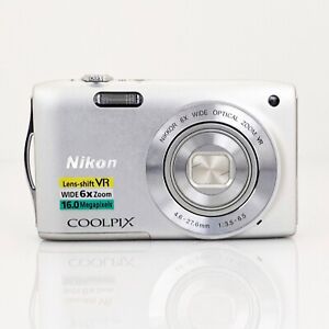 New ListingNikon Coolpix S3300 Digital Camera Silver w/Battery 16MP 6x Zoom