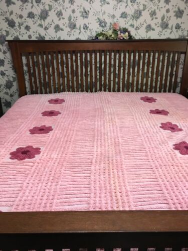 Chenille Bedspread Vintage Chic Flowers Pink. W/ Cranberry Flowers 103 X 91 Full