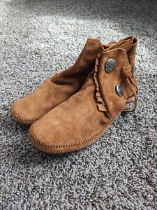 Minnetonka Two Button Hard Soled Men's Boots Size 12