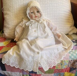 HAUNTED VINTAGE Madame Alexander VICTORIA Baby Doll 19