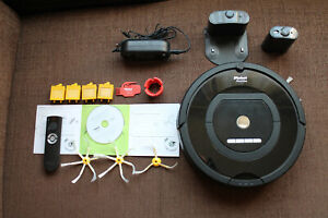 iRobot Roomba 770 Vacuum Cleaning Robot - Black (77002)
