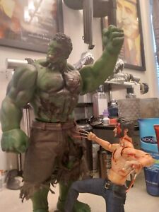 Hulk battle damage 42cm and wolverine 1/6 real claws battle damage custom by me.
