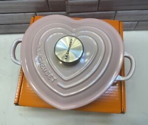 Le Creuset Made in France  shallow Heart Cast Iron Shell Pink New In Box