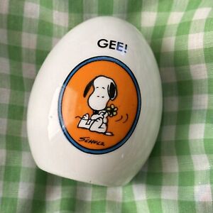 Vintage 70s Peanuts Snoopy W Flower Gee Ceramic Egg Schulz Cartoon Collectibles
